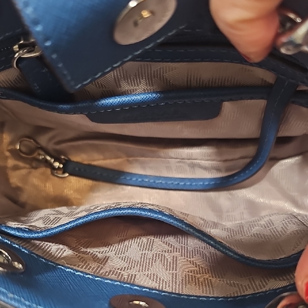 Michael Kors Navy Shoulder Bag with Silver Accents - Picture 7 of 13